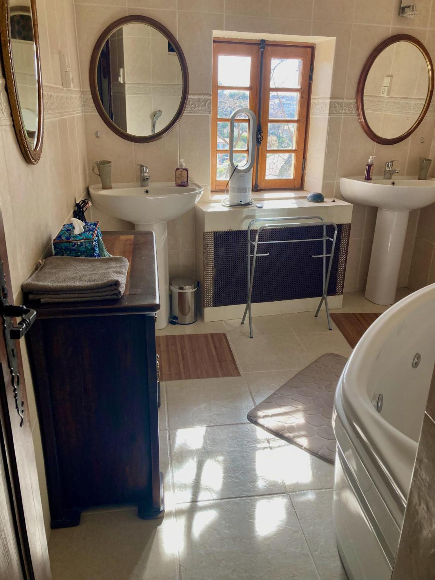 Gite Belle Vue Bed & Breakfast Visan Bagian luar foto